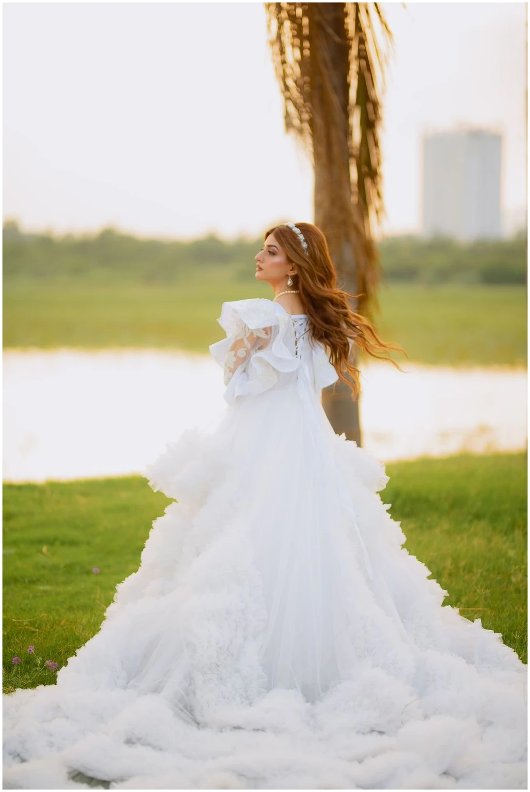WhatsApp-Image-2023-11-09-at-7.30.16-PM.jpeg White Bridal Dress - Image 5