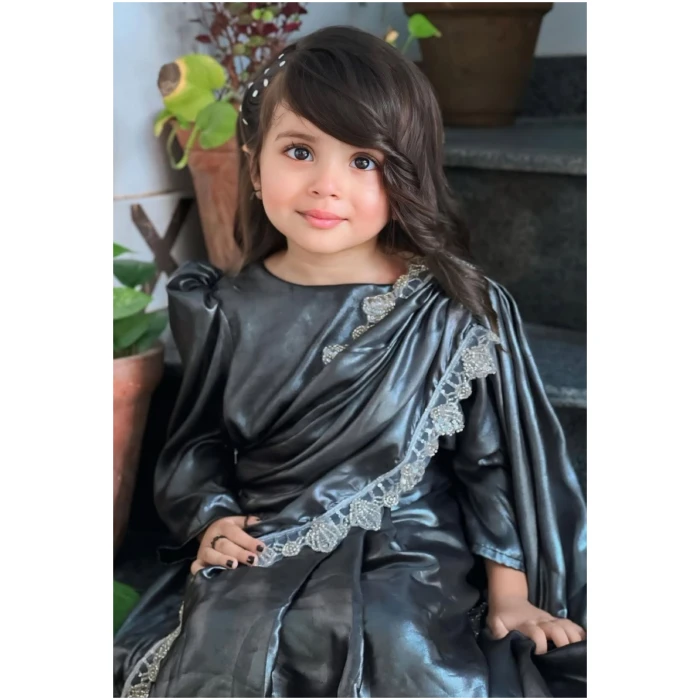 Little Glam - Image 1
