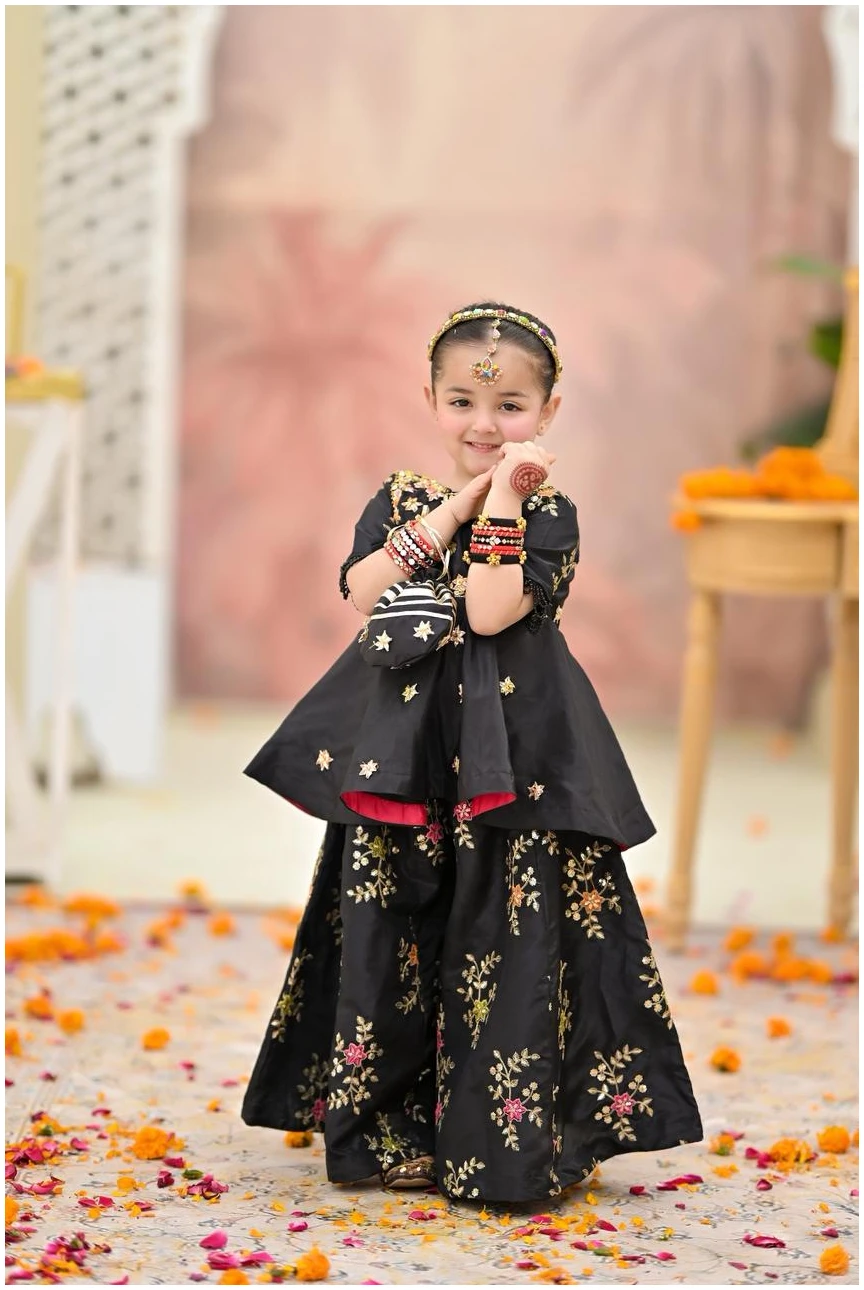 WhatsApp Image 2026-02-09 at 12.54.52 PM (1) Black phoolkari - Image 1