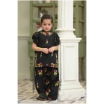 Aizal in phoolkari - Image 4