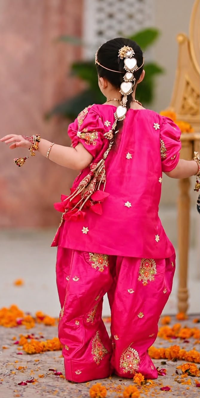 Gulaabi Phoolkari